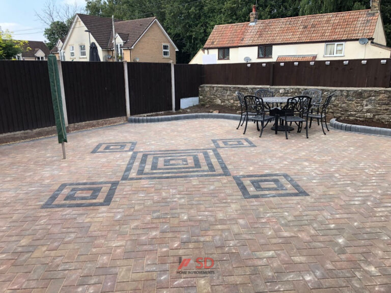 Brindle Block Paved Patio with Charcoal Pattern in Bristol
