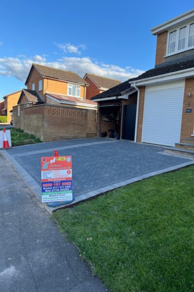 Charcoal Block Paved Driveway With Natural Border In Portishead, Bristol (5)